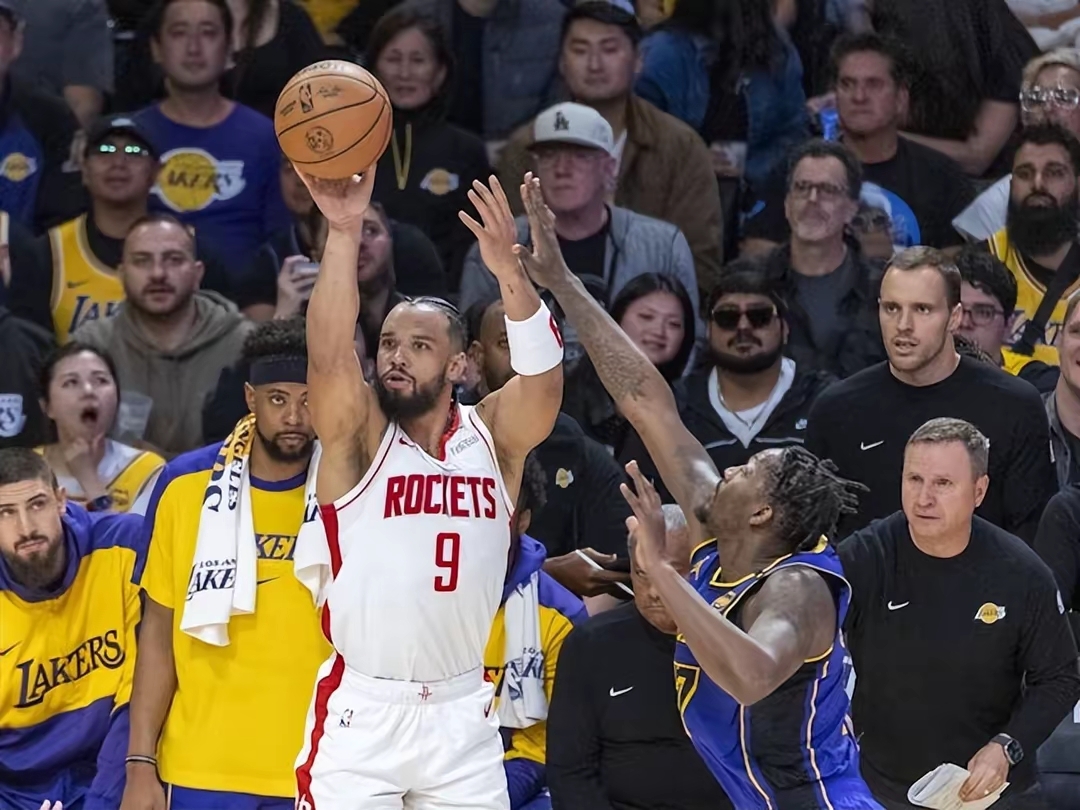 赛地聚焦——NBA季后赛赛后热度飙升;休斯敦火箭主帅复盘;管理层满意;年轻球员得到机会的简单介绍-开云官网